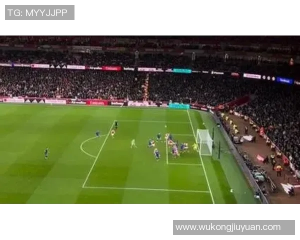 中场吊射惊艳全场破门引爆热议球迷热情瞬间爆棚